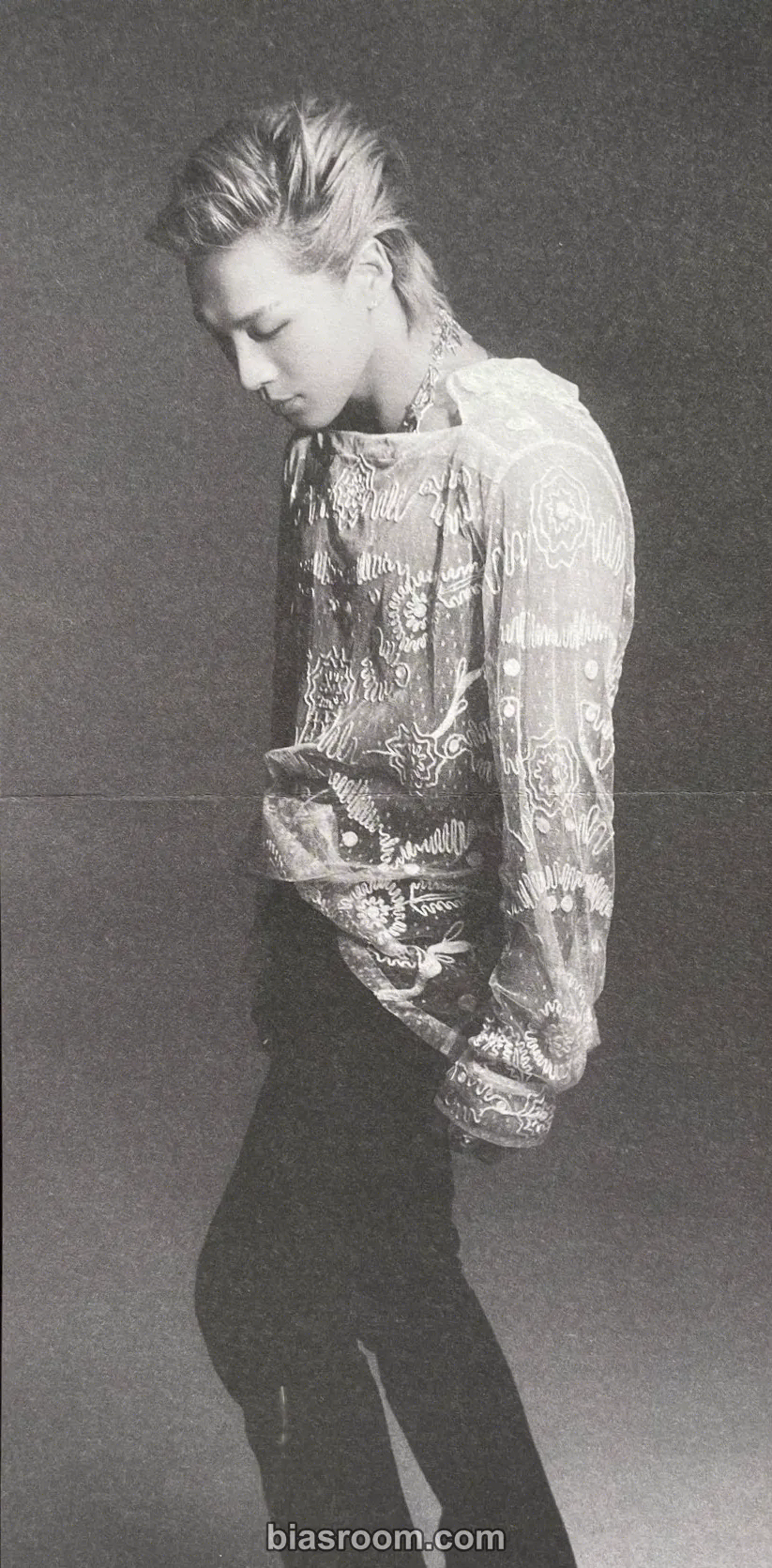 BIGBANG - Taeyang - Down to Earth (Taeyang Solo) Album folded poster album inclusion