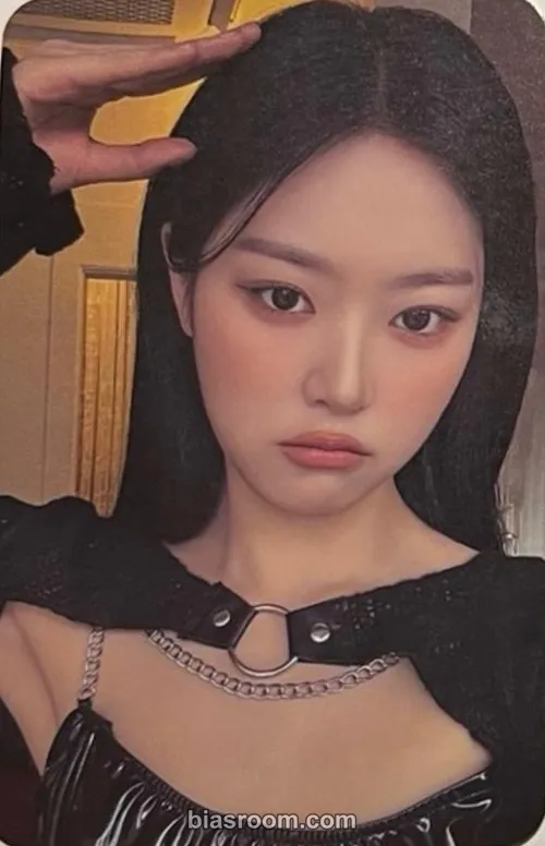 Loossemble - HyunJin - Up_Link Station Event tour merch trading card