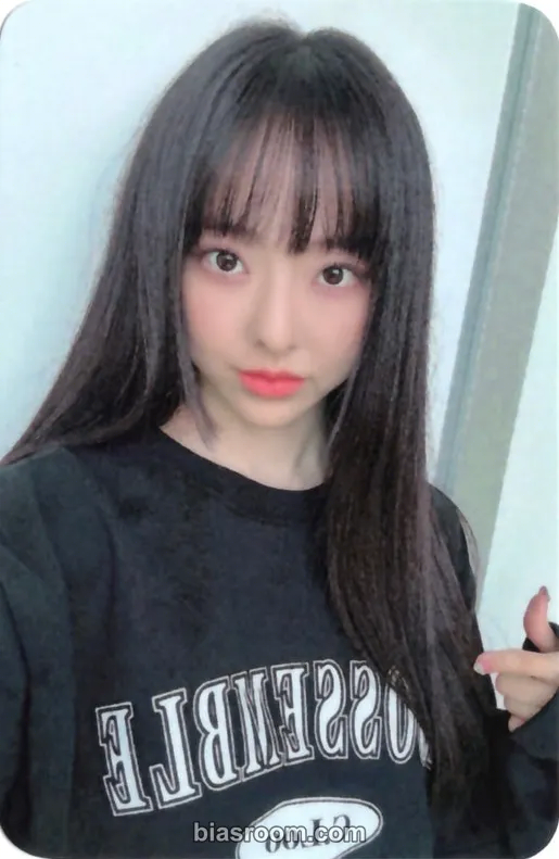 Loossemble - Make a Voyage Event merch photocard sweatshirt