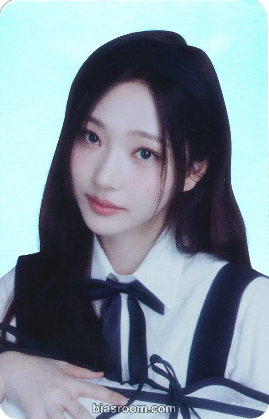 Hearts2Hearts - Stella - Four Hearts Club Official MD Other scrunchie merch photocard holographic (hologram) non-selfie