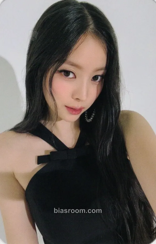 Narin Photocards (MEOVV) | Bias Room