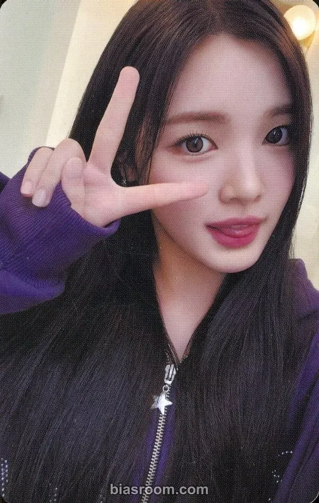 Hearts2Hearts - Yuha - SMTOWN Live 2025 Event tokyo japan trading card tour merch