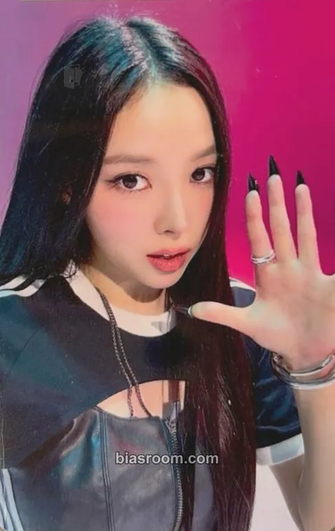 Narin Photocards (MEOVV) | Bias Room