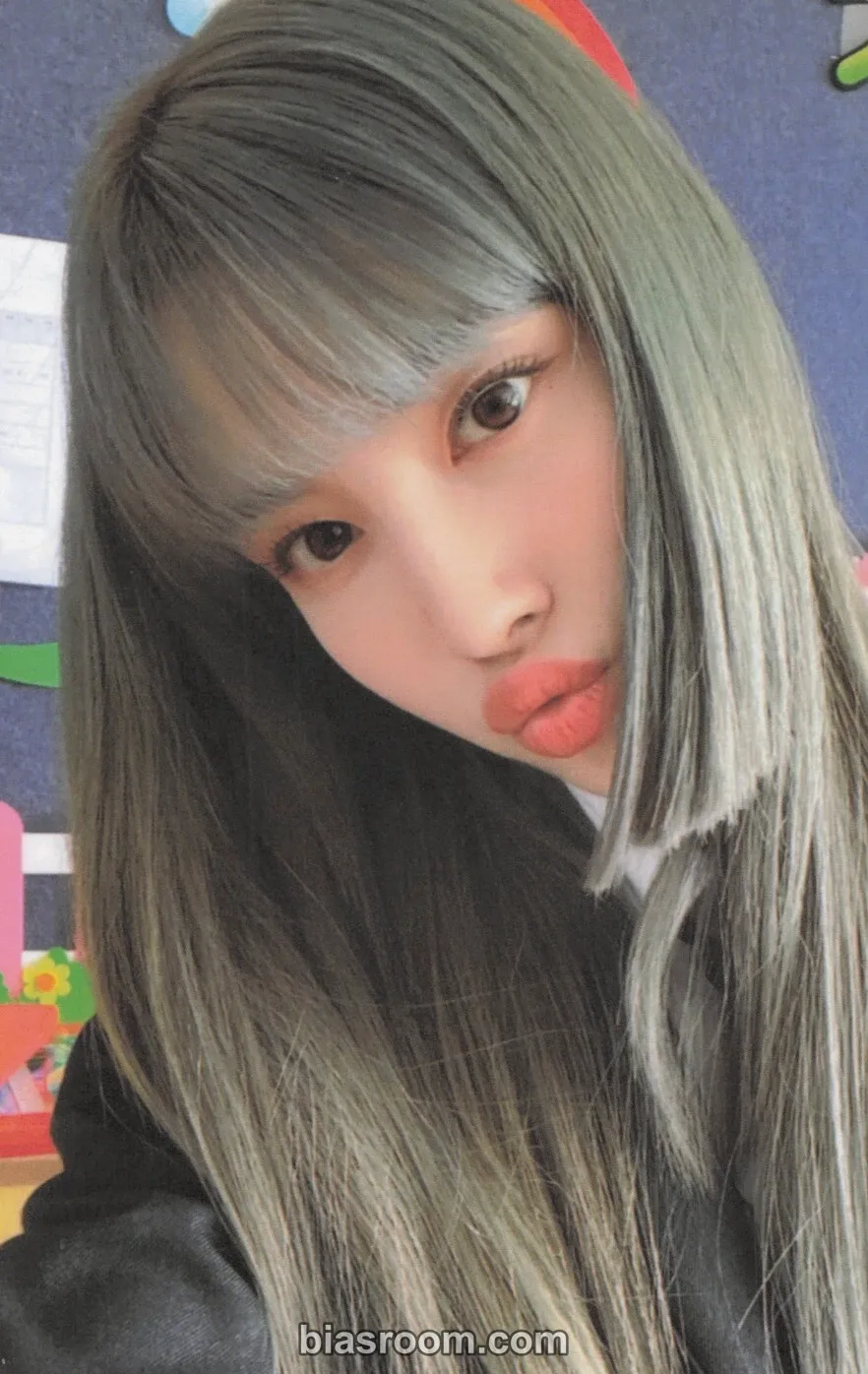 STAYC - Yoon - 2022 Season's Greetings - One's Youth Other season's greetings