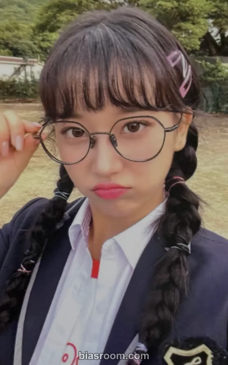 STAYC - Sumin - 2022 Season's Greetings - One's Youth Other season's greetings