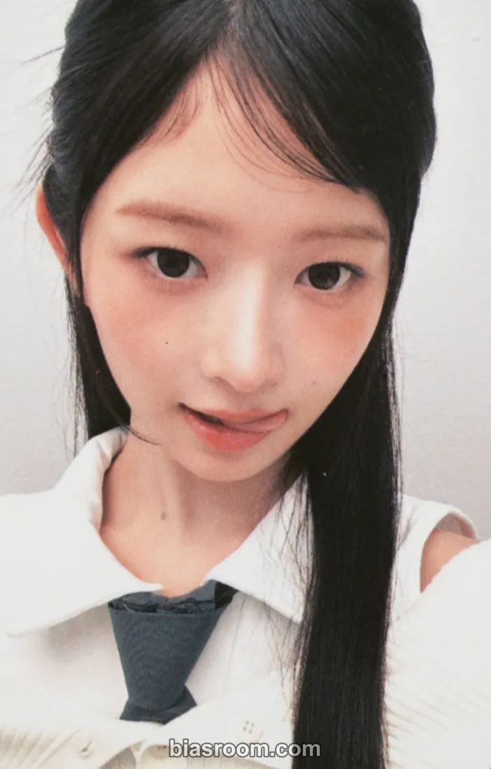 IVE - Rei - Rei x LUNA Makeup Other photocard set brand collaboration