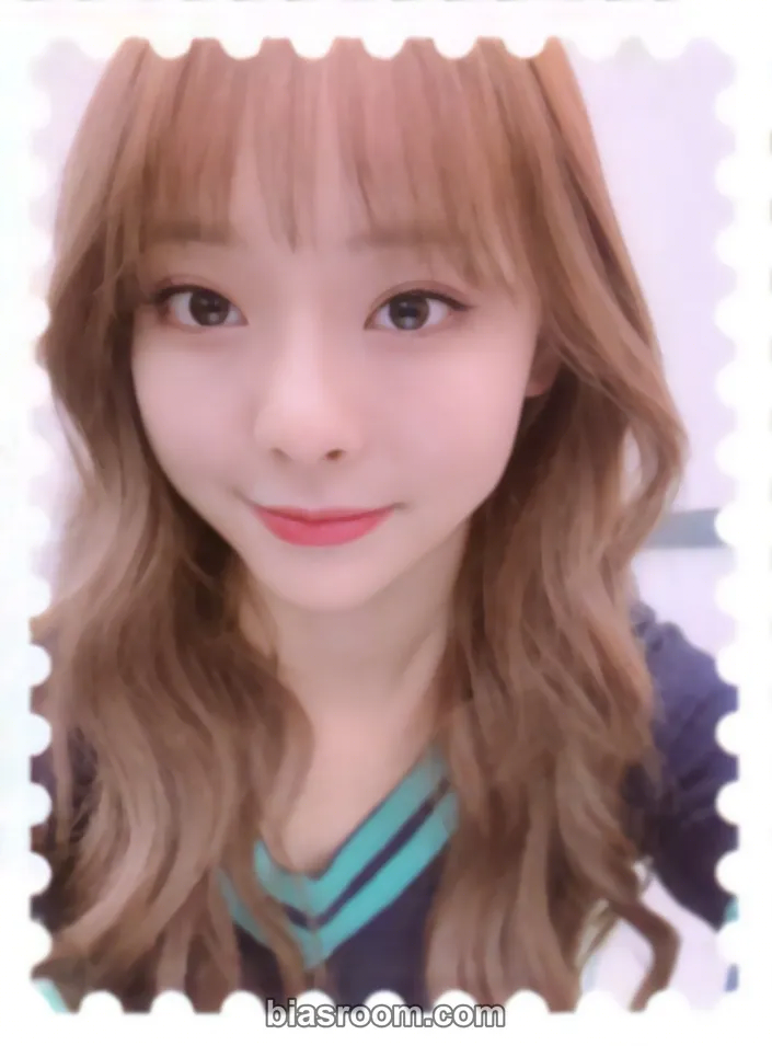 LOONA - HeeJin - LOONA Studio Event stamp