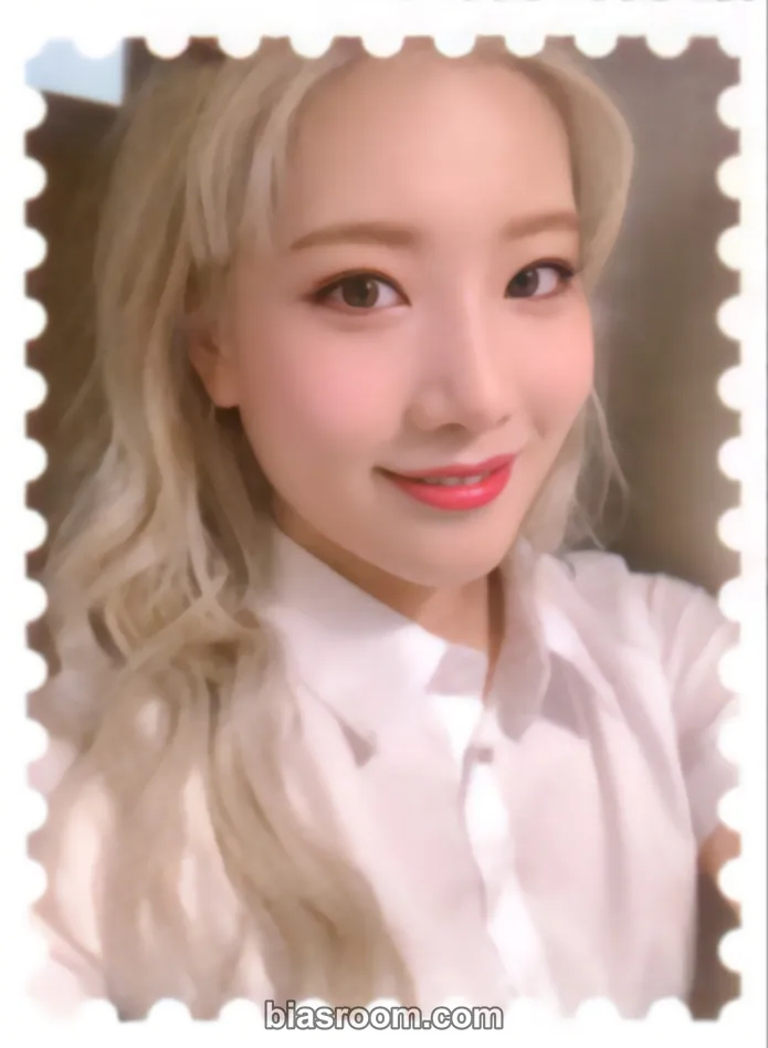 LOONA - HeeJin - LOONA Studio Event stamp