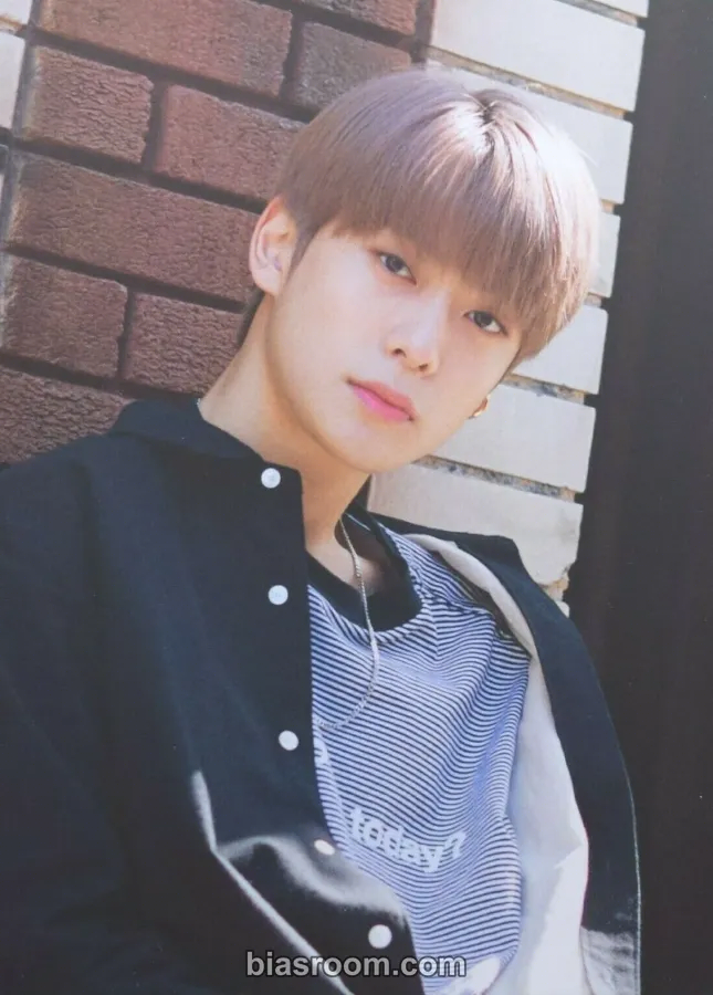 NCT 127 - Doyoung - Dicon Vol.5 'NCT 127 and City of Angel' (Dispatch Magazine) Other japan postcard postcard set magazine