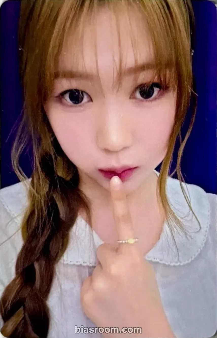 Hearts2Hearts - A-na - The Chase Album withfans / yizhiyu (yzy) fansign round 2 winner benefit