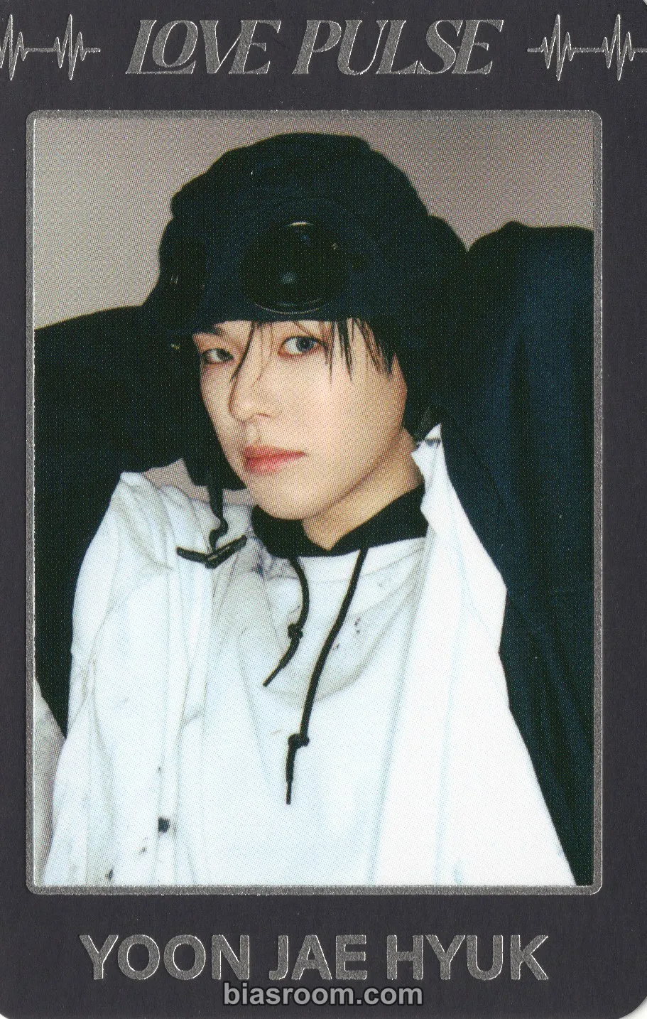 TREASURE - Yoon Jaehyuk - LOVE PULSE Album trading card D version