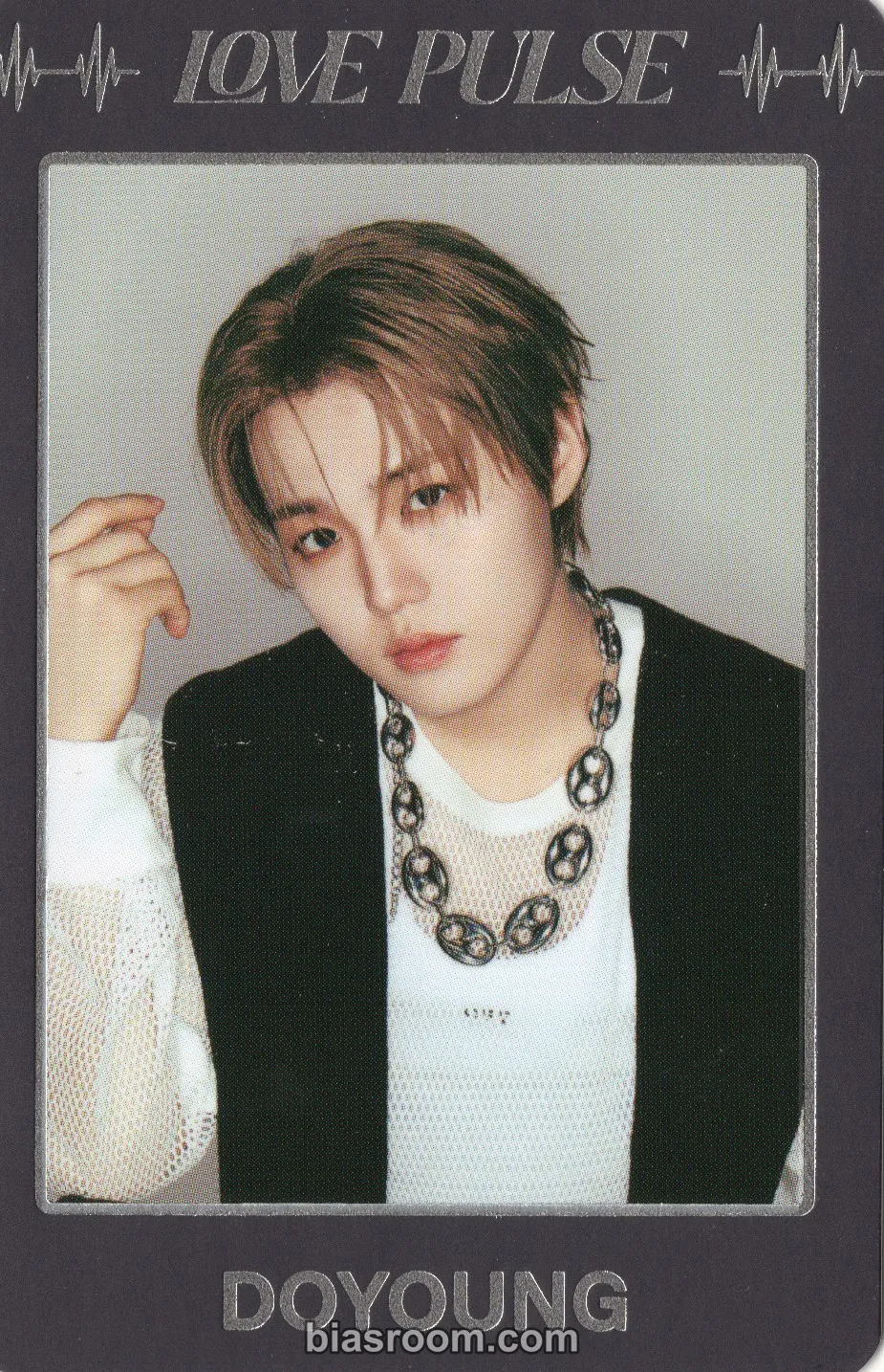TREASURE - Doyoung - LOVE PULSE Album trading card D version