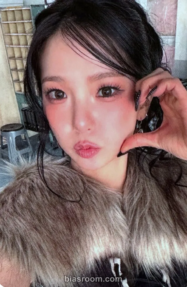 Kep1er - Yujin - Crack Code Album broadcast music bank