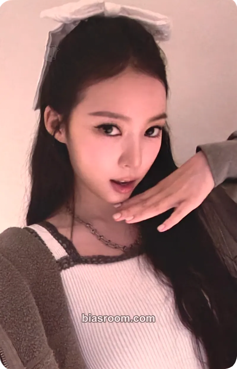Narin Photocards (MEOVV) | Bias Room