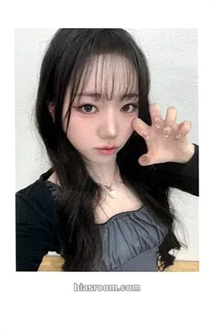 Shion Photocards (tripleS) | Bias Room