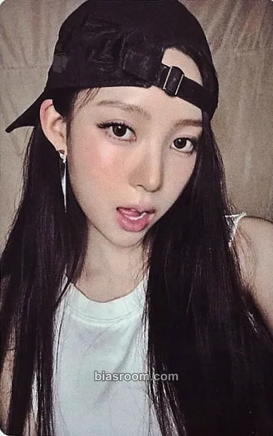 Narin Photocards (MEOVV) | Bias Room