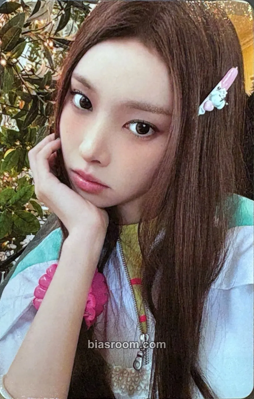 Yunah Photocards (ILLIT) | Bias Room